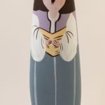 Santon original le chanteur dans la crèche peinte sur galets par Martine Gaussen le chanteur